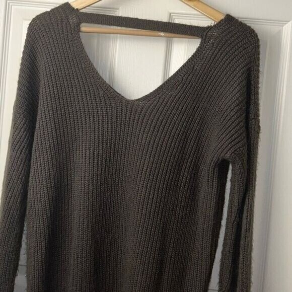 Don’t Ask Why Gray Long Sleeved Deep V Neck Acrylic Sweater One Size Fits Most - Picture 5 of 9